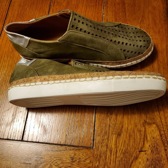 Shoes - Picture 2 of 3